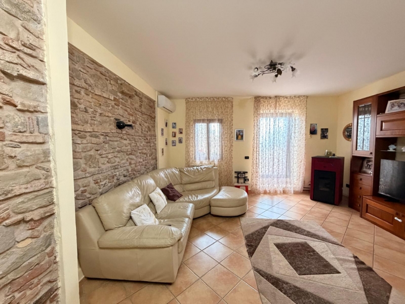 Immobile Su 3 Livelli Melito Porto Salvo