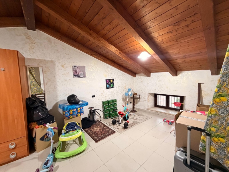 Immobile Su 3 Livelli Melito Porto Salvo