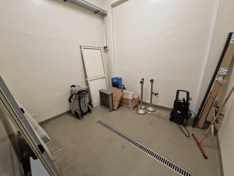 Laboratorio Ristrutturato Via Vico Furnari 160 Mq