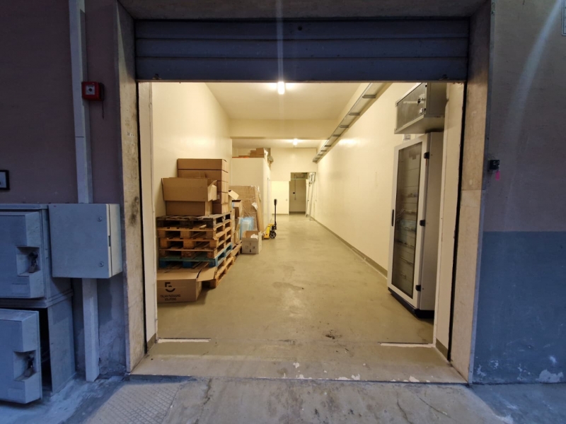 Laboratorio Ristrutturato Via Vico Furnari 160 Mq