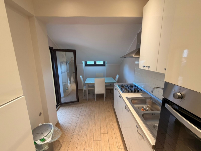 Mansarda Ristrutturata 85 Mq Con Terrazzo Panoramico Centro