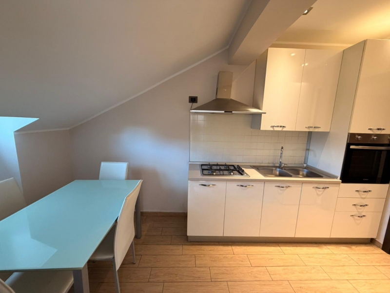 Mansarda Ristrutturata 85 Mq Con Terrazzo Panoramico Centro