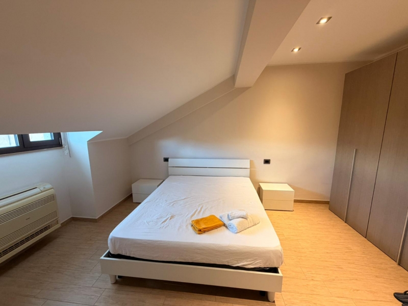 Mansarda Ristrutturata 85 Mq Con Terrazzo Panoramico Centro