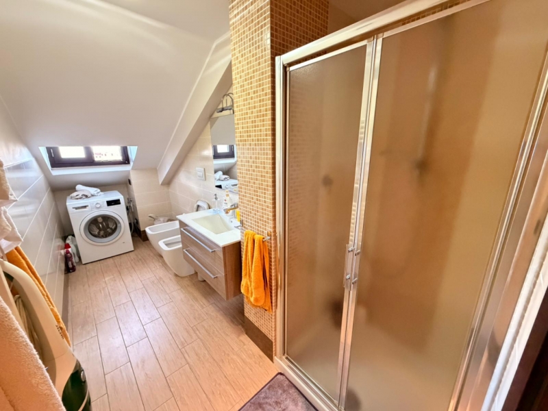 Mansarda Ristrutturata 85 Mq Con Terrazzo Panoramico Centro