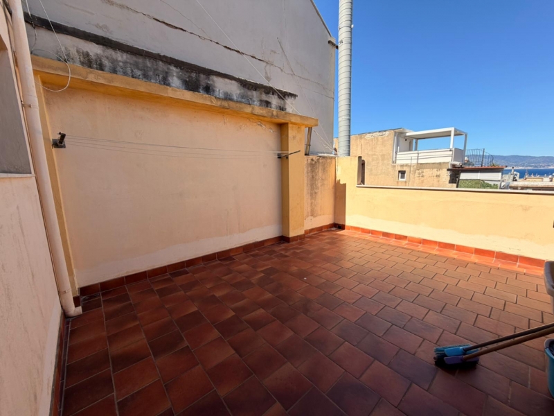 Mansarda Ristrutturata 85 Mq Con Terrazzo Panoramico Centro