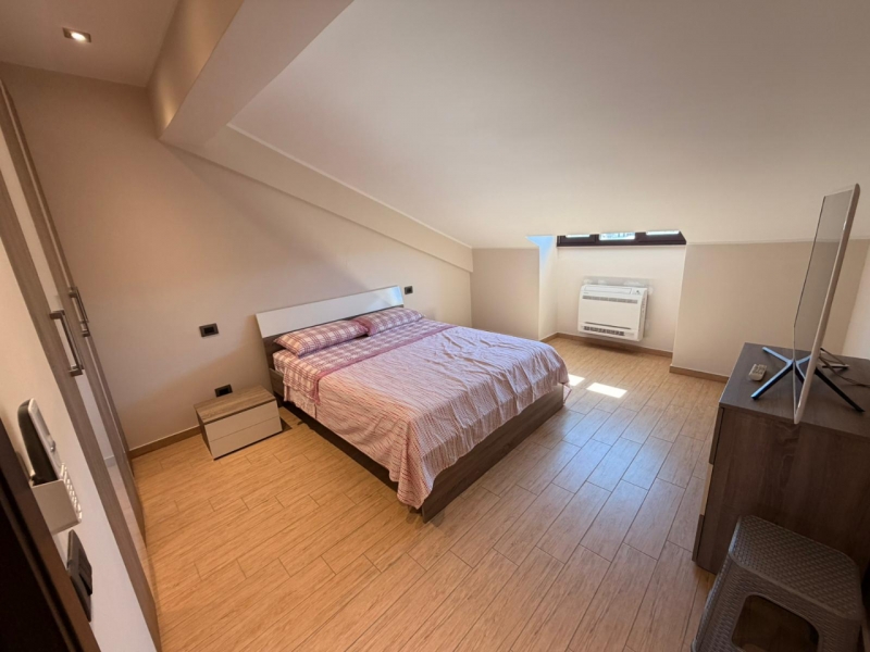 Mansarda Ristrutturata 85 Mq Con Terrazzo Panoramico Centro