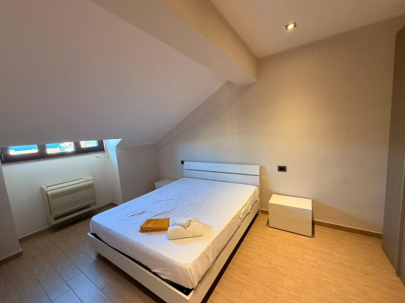 Mansarda Ristrutturata 85 Mq Con Terrazzo Panoramico Centro