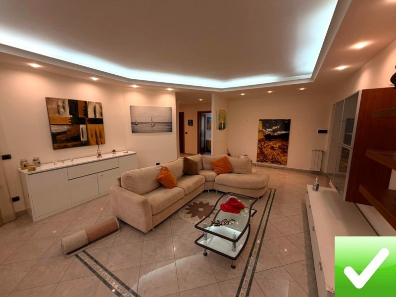 Ampio Appartamento Con Posto Auto Vico Ferruccio