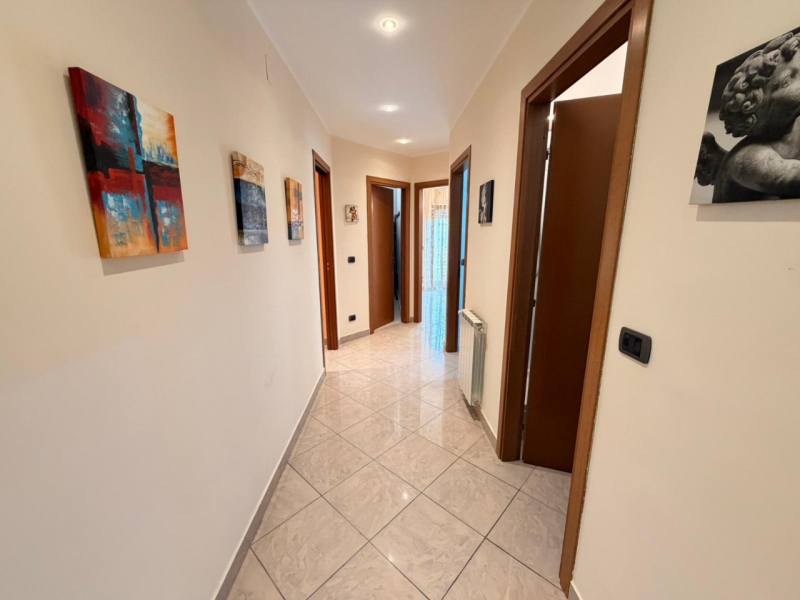 Ampio Appartamento Con Posto Auto Vico Ferruccio