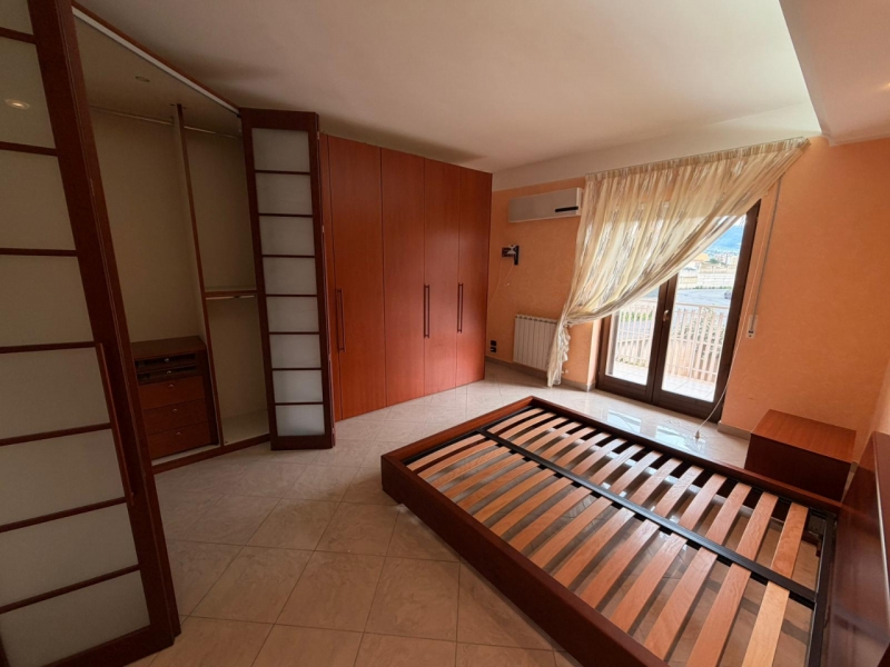 Ampio Appartamento Con Posto Auto Vico Ferruccio