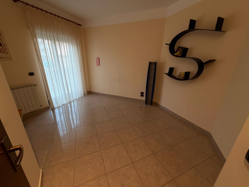 Ampio Appartamento Con Posto Auto Vico Ferruccio