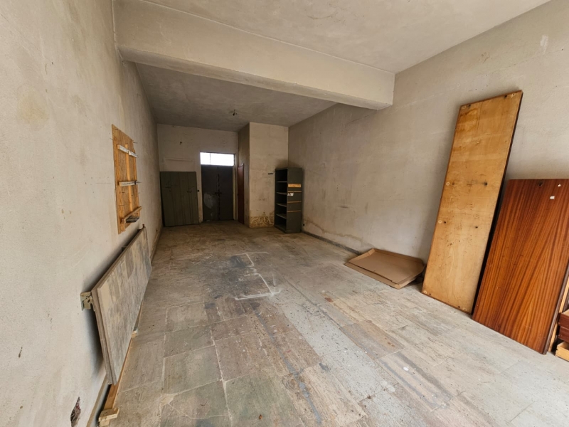 Locale Commerciale C2 Con Cortile San Gregorio