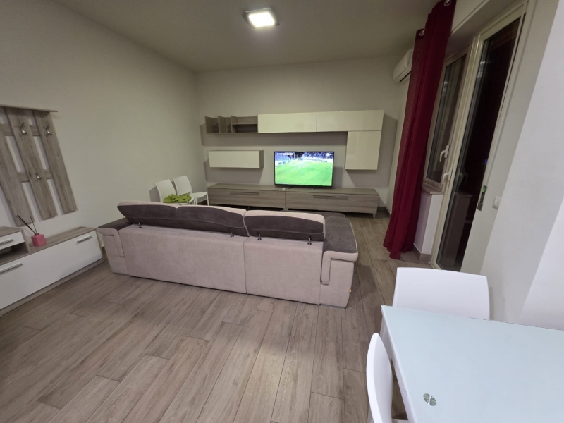 Appartamento Ristrutturato Arredato Pressi Ponte Sant'Anna