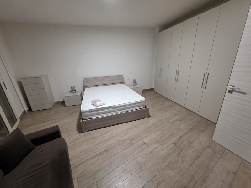 Appartamento Ristrutturato Arredato Pressi Ponte Sant'Anna