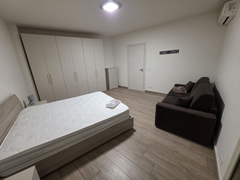 Appartamento Ristrutturato Arredato Pressi Ponte Sant'Anna