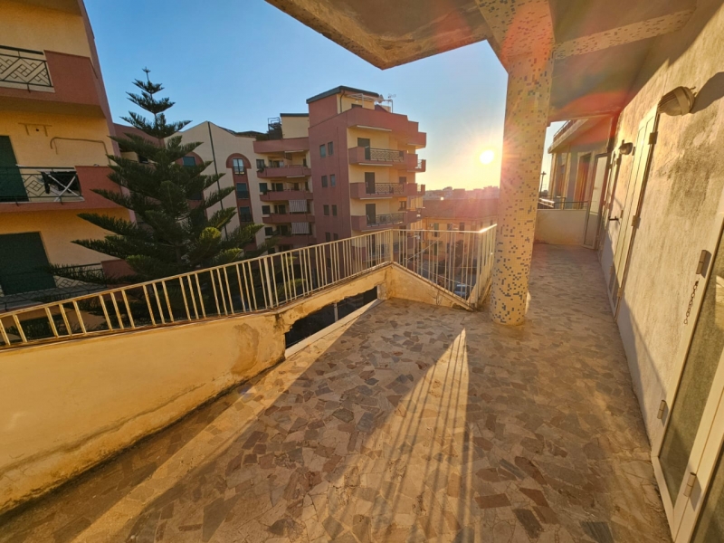 Ampio Appartamento Via Verdirame 226 Mq