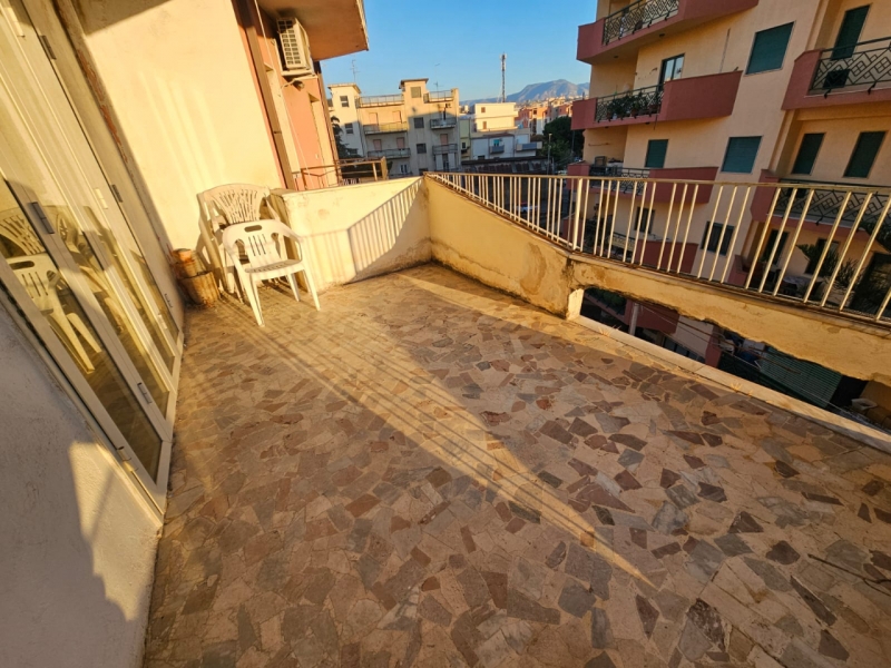 Ampio Appartamento Via Verdirame 226 Mq