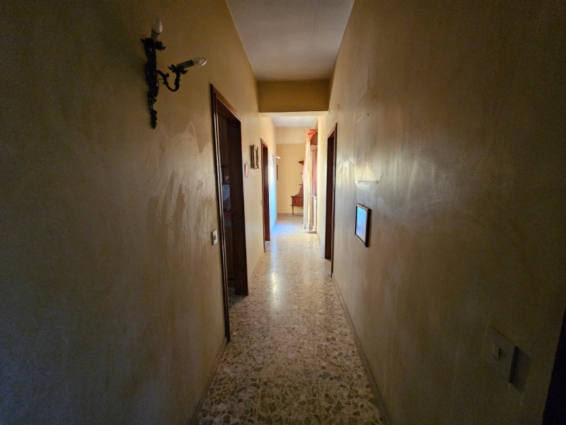 Ampio Appartamento Via Verdirame 226 Mq