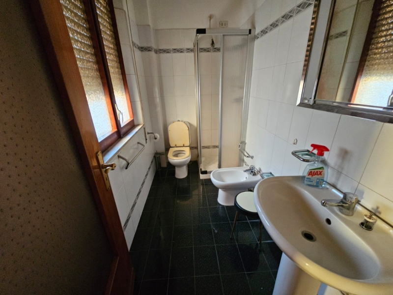 Ampio Appartamento Via Verdirame 226 Mq