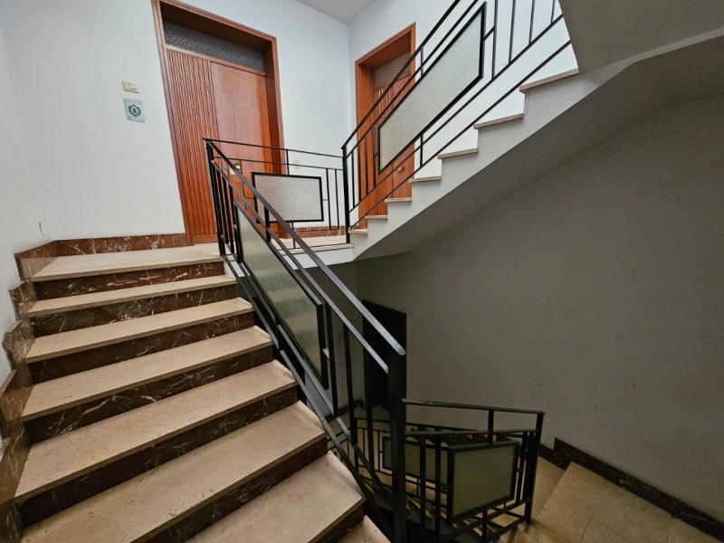 Ampio Appartamento Via Verdirame 226 Mq