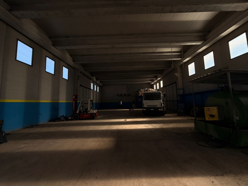 Capannone + Ufficio + Appartamento + Corte  Graffignano