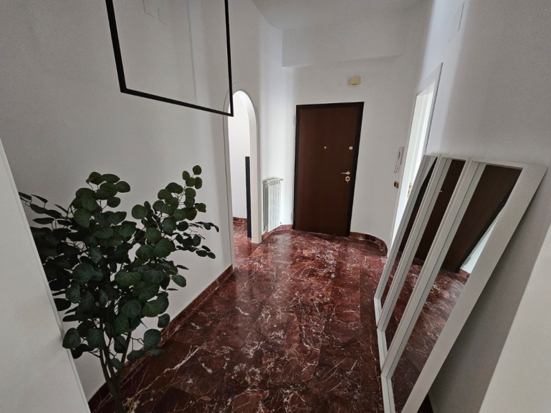 Appartamento Ristrutturato 171 Mq Design Contemporaneo + Cantina 