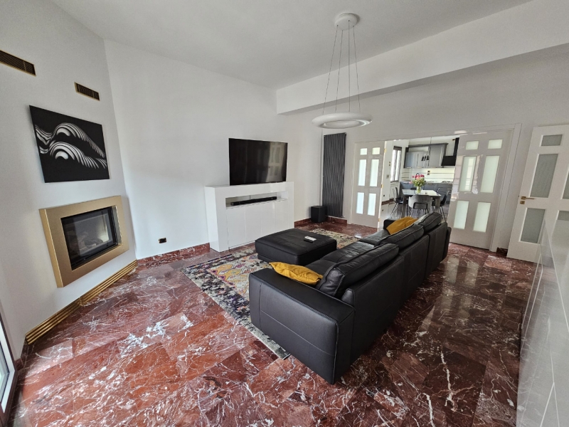 Appartamento Ristrutturato 171 Mq Design Contemporaneo + Cantina 