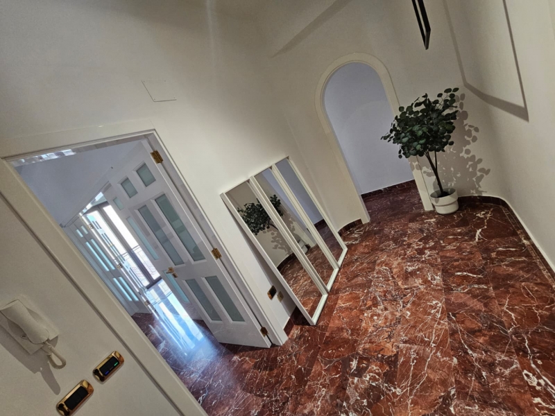 Appartamento Ristrutturato 171 Mq Design Contemporaneo + Cantina 