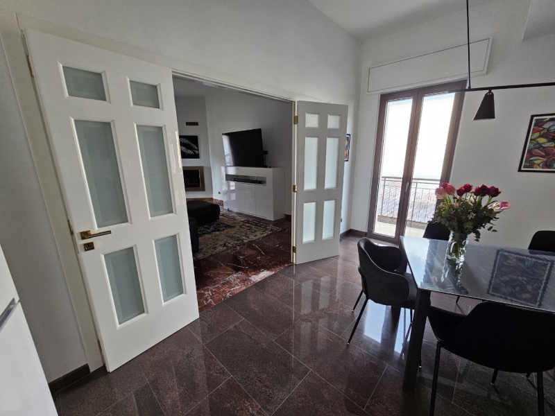 Appartamento Ristrutturato 171 Mq Design Contemporaneo + Cantina 