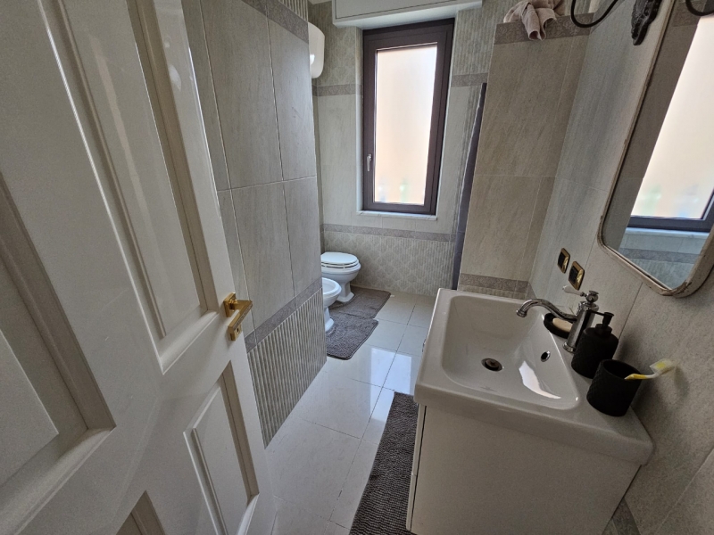 Appartamento Ristrutturato 171 Mq Design Contemporaneo + Cantina 