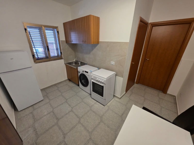 Semi Indipendente Ristrutturato Arredato Via Trabocchetto