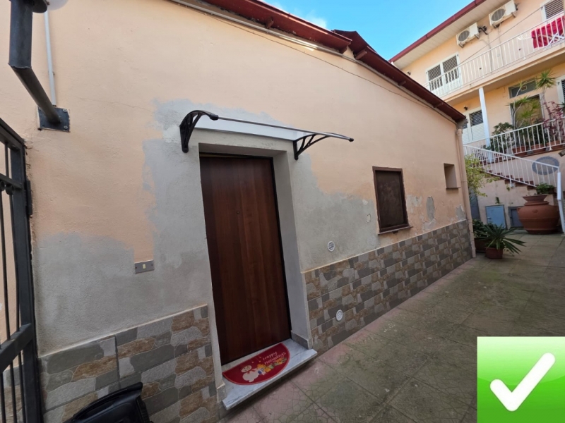 Semi Indipendente Ristrutturato Arredato Via Trabocchetto