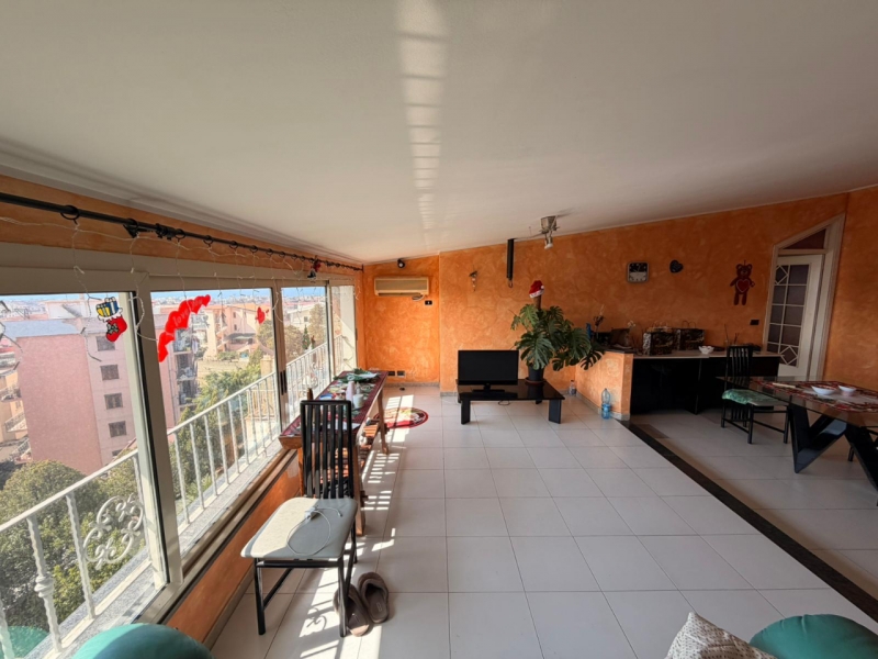 Appartamento Mansardato + Posto Auto + Cantina Via Petrillina