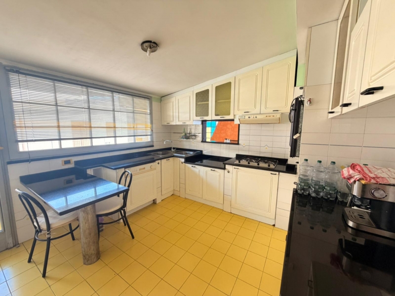 Appartamento Mansardato + Posto Auto + Cantina Via Petrillina