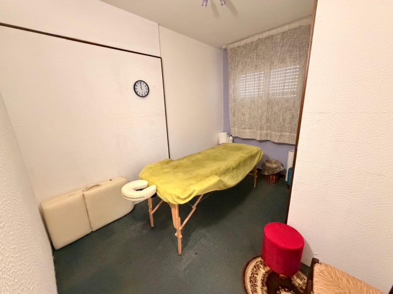 Ufficio Con Posto Auto Viale Calabria 65 Mq