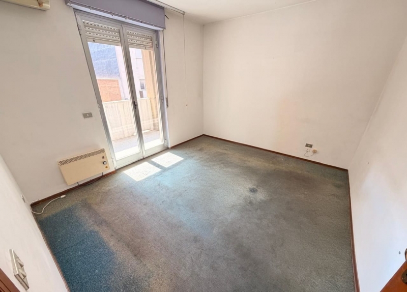 Ufficio Con Posto Auto Viale Calabria 65 Mq
