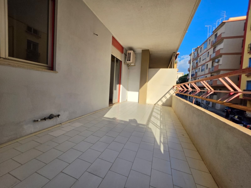 Ufficio Con Posto Auto Viale Calabria 65 Mq
