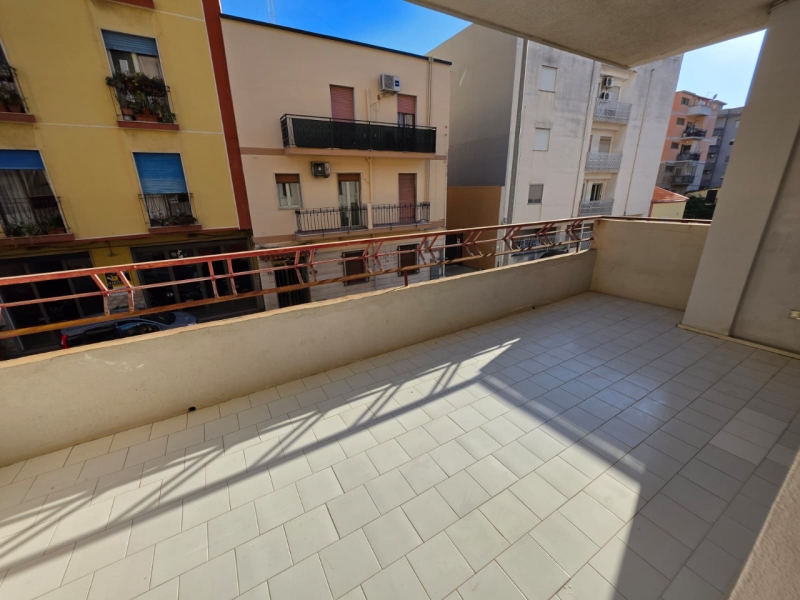 Ufficio Con Posto Auto Viale Calabria 65 Mq