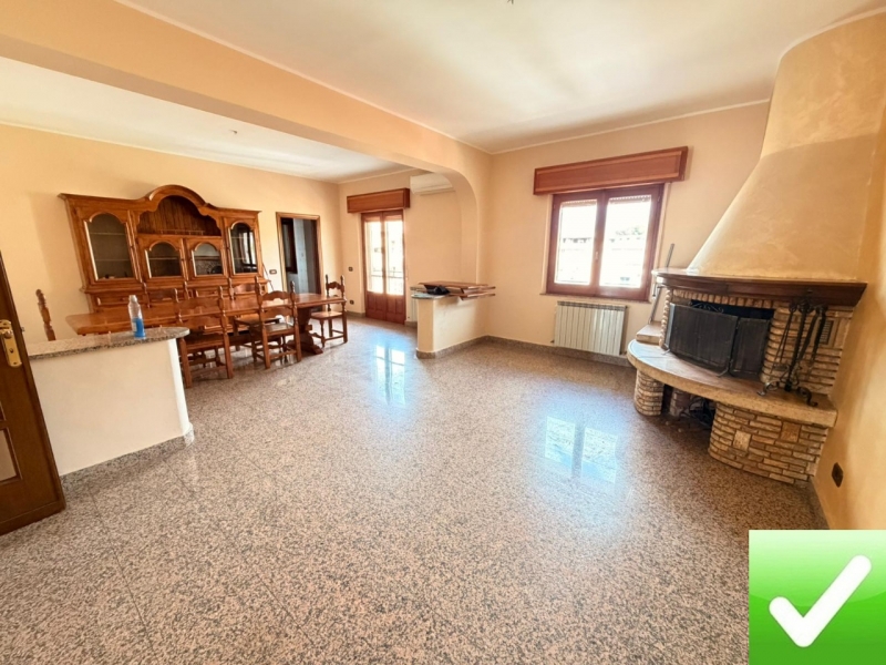 Ampio Appartamento Panoramico Con Posto Auto Mortara