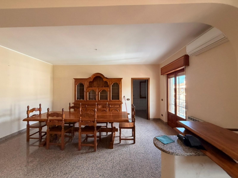 Ampio Appartamento Panoramico Con Posto Auto Mortara