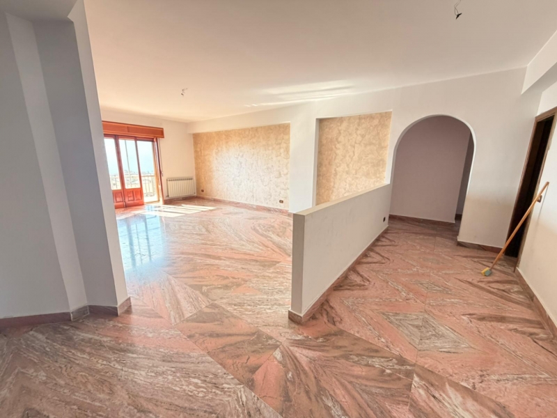 Ampio Appartamento Panoramico Con Posto Auto Mortara