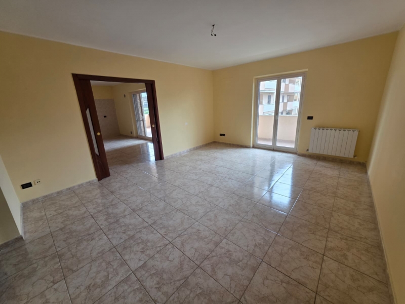 Appartamento Di Recente Costruzione Con Garage e Posto Auto Sbarre 130 Mq