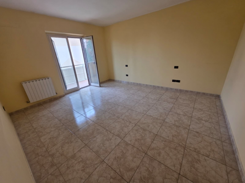 Appartamento Di Recente Costruzione Con Garage e Posto Auto Sbarre 130 Mq