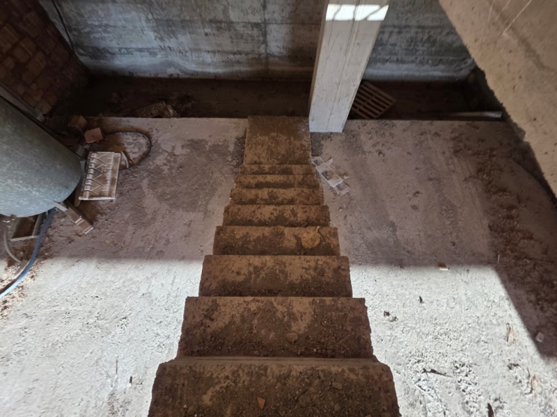 Villa Di Recente Costruzione Da Rifinire + Garage + Giardino Sbarre Inferiori