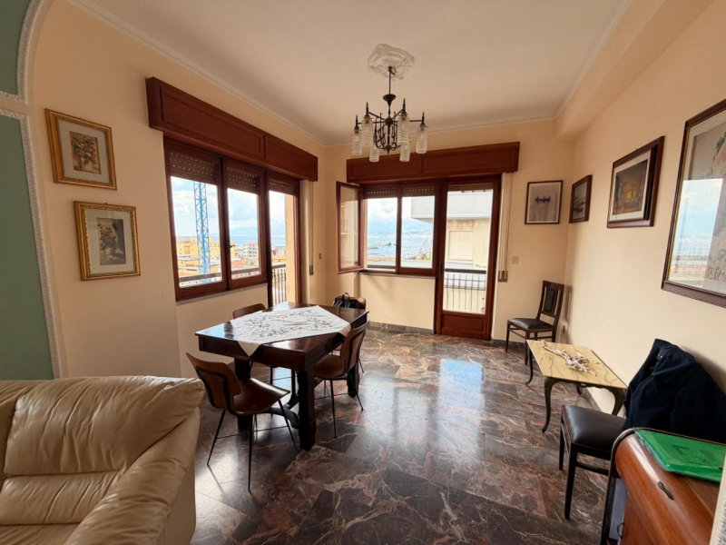 Ampio e Luminoso Appartamento Ristrutturato Villa San Giovanni 158 Mq