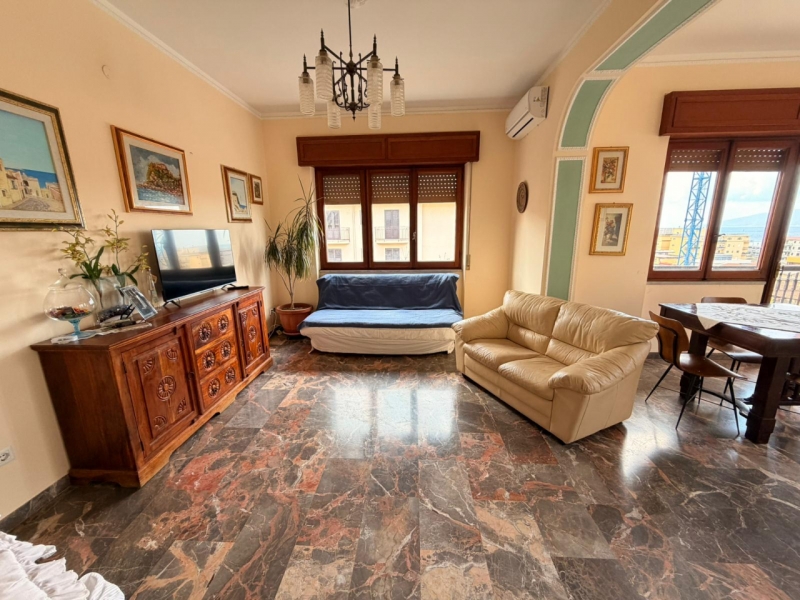 Ampio e Luminoso Appartamento Ristrutturato Villa San Giovanni 158 Mq