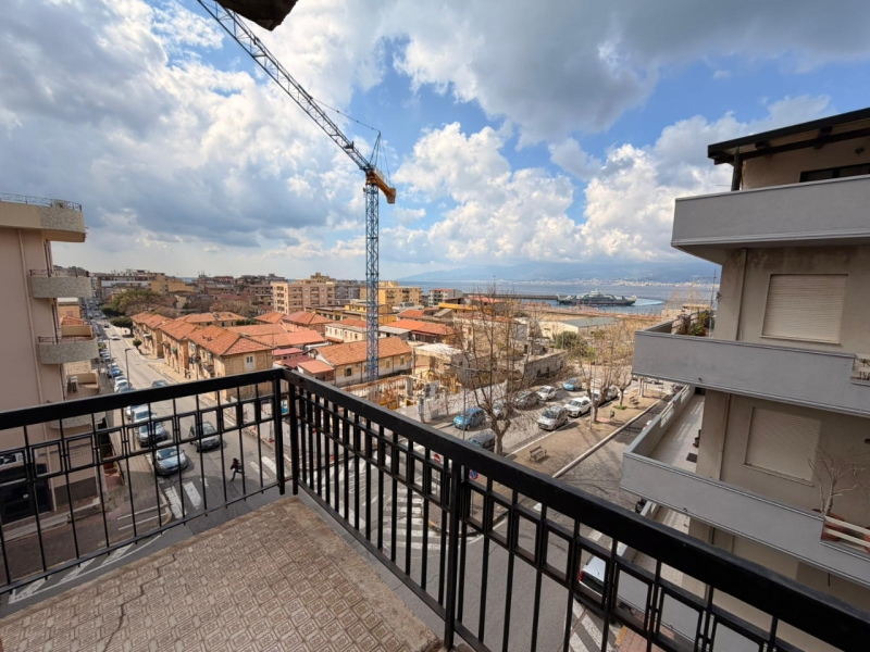 Ampio e Luminoso Appartamento Ristrutturato Villa San Giovanni 158 Mq