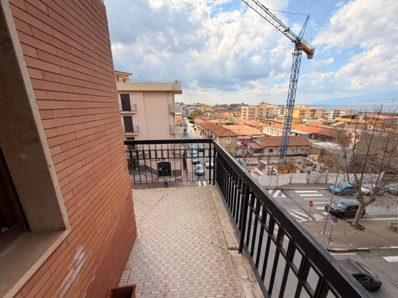 Ampio e Luminoso Appartamento Ristrutturato Villa San Giovanni 158 Mq