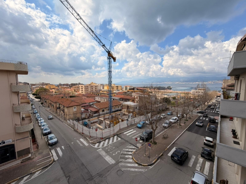 Ampio e Luminoso Appartamento Ristrutturato Villa San Giovanni 158 Mq
