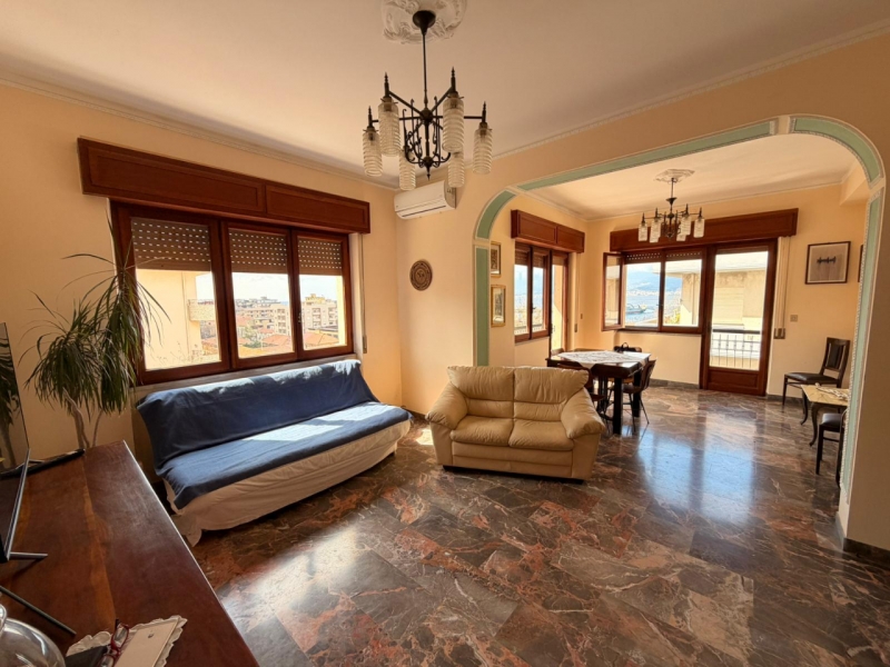 Ampio e Luminoso Appartamento Ristrutturato Villa San Giovanni 158 Mq